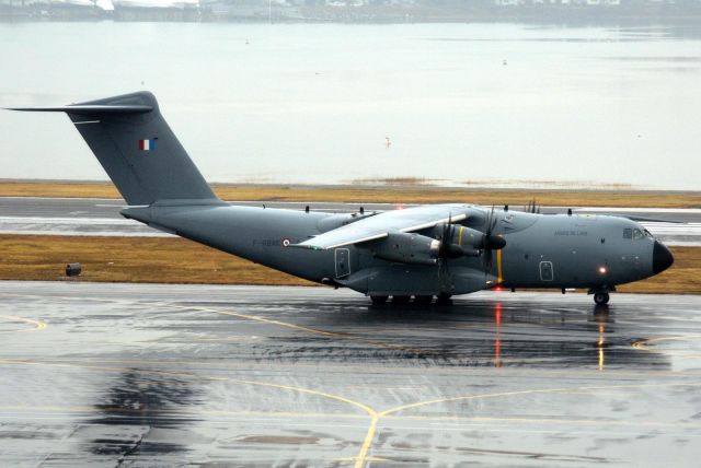 AIRBUS A-400M Atlas (FFRBAK) - Cotam 2034 taxis to runway 27