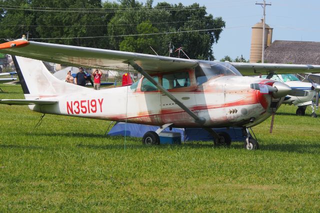 Cessna Skylane (N3519Y)