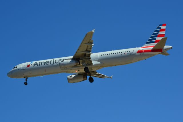 Airbus A321 (N976UY) - Final for runway 36R at KCLT - 3/4/18