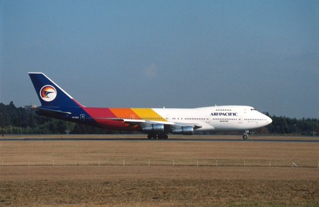 Boeing 747-200 (VH-EBJ) - Departure at Narita Intl Airport Rwy16 on 1989/12/11