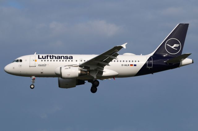 Airbus A319 (D-AILM)