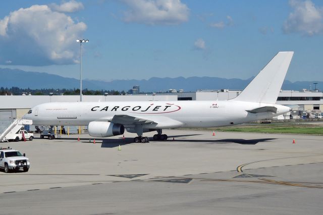 Boeing 757-200 (C-GIAJ)