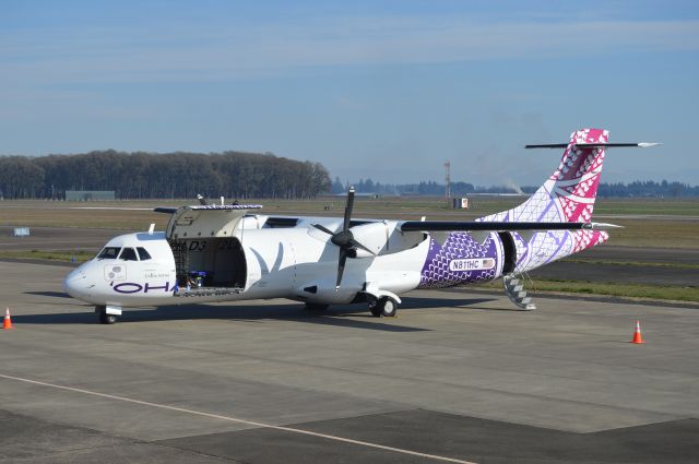 ATR ATR-72 (N811HC) - Parked on the ramp at McMinnville (KMMV/MMV) after arriving the day before from Coeur d'Alene (KCOE/COE), Empire Airlines' hub and headquarters. In transit back to Hawaii to be put back into service for Hawaiian Airlines' 'Ohana by Hawaiian inter-island cargo service. Ferry tank installation takes place at McMinnville during transit back and forth between the islands and the mainland. My first time seeing an ATR-72!