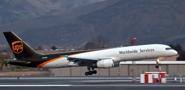 Boeing 757-200 (N460UP) - A 4:30 PM arrival from San Jose International (KSJC).