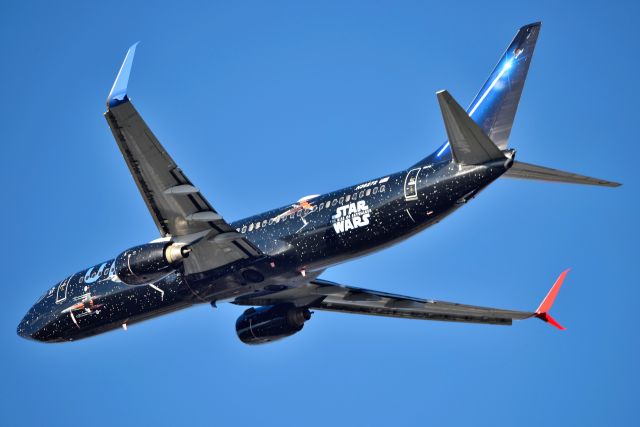 Boeing 737-800 (N36272) - Runway 32 departure on 11-28-21