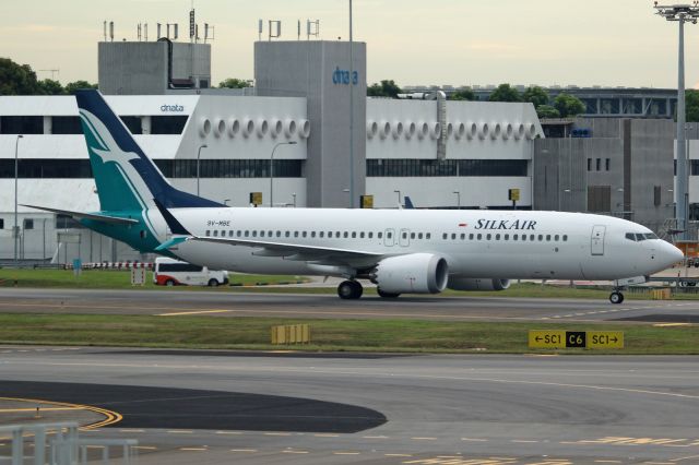 Boeing 737 MAX 8 (9V-MBE)