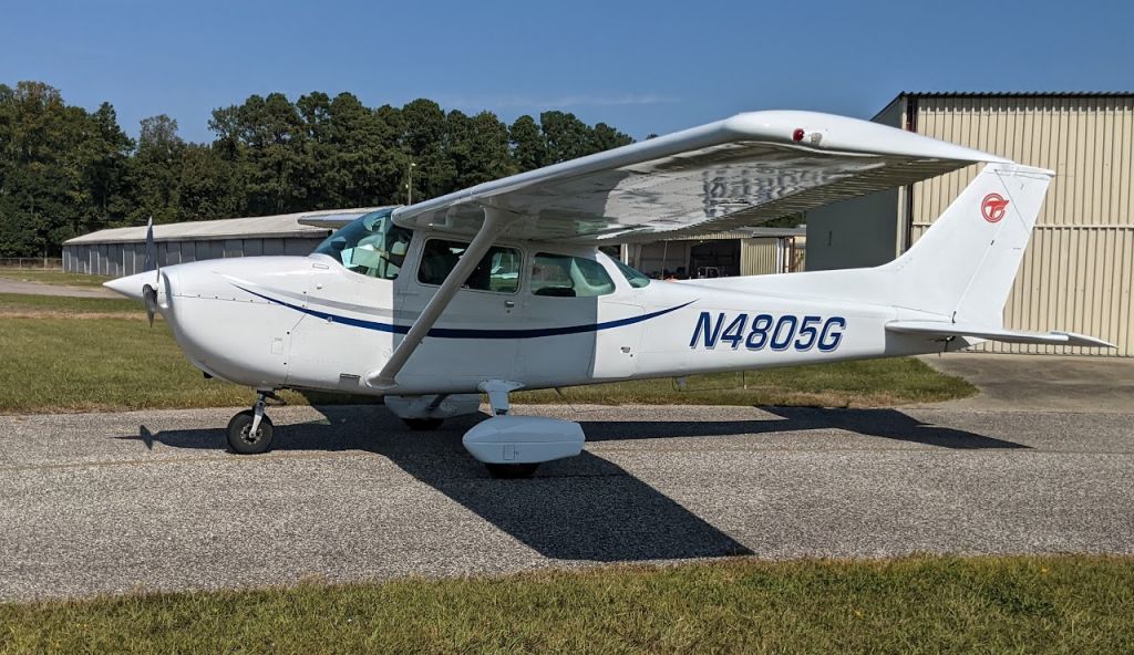 Cessna Skyhawk (N4805G) - Tidewater Flying Club