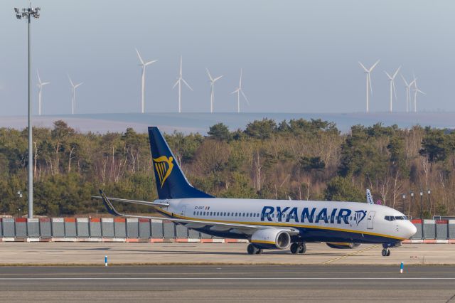 Boeing 737-700 (EI-DHT)