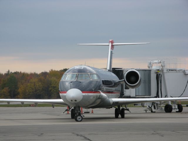 Canadair Regional Jet CRJ-200 (N407AW)