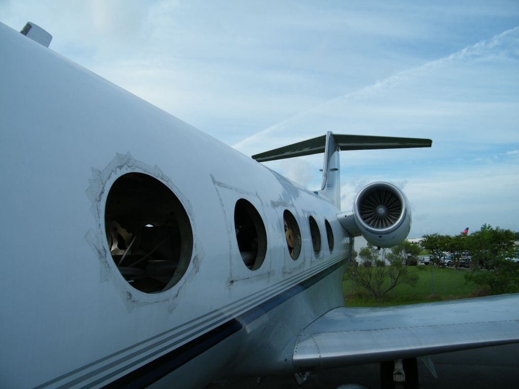 Gulfstream American Gulfstream 2 (N671LW) - Engines are still there for the time being.