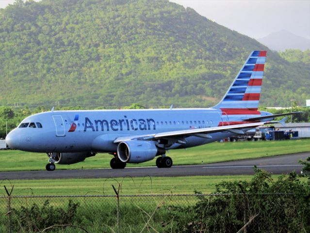 Airbus A319 (N723UW)