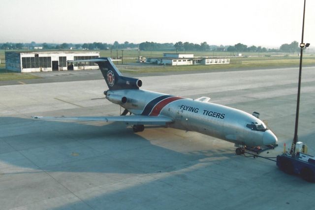 Boeing 727-100 (N935FT)