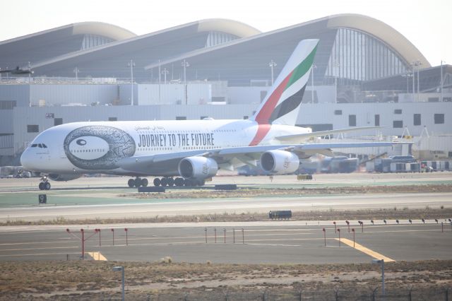 Airbus A380-800 (A6-EVK)