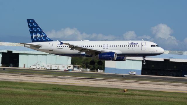 Airbus A320 (N559JB)