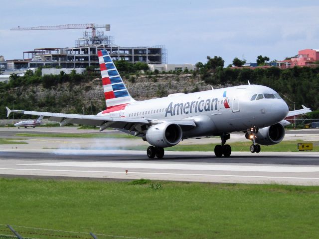 Airbus A319 (N721UW)