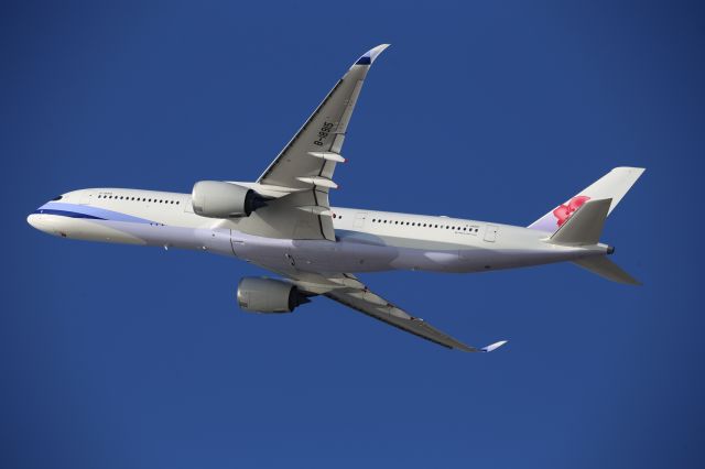 Airbus A350-900 (B-18915)