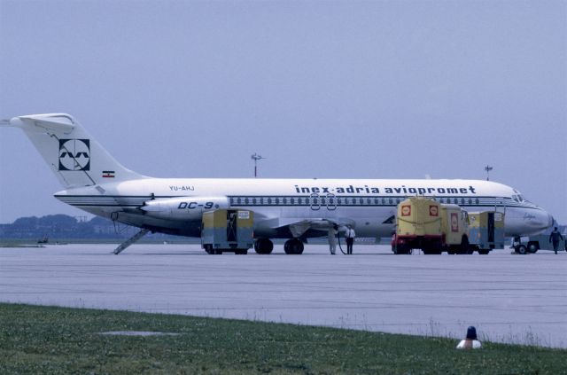 McDonnell Douglas DC-9-30 (YU-AHJ) - June 1969 at Düsseldorf (EDDL)