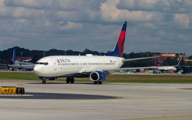 Boeing 737-900 (N927DZ)