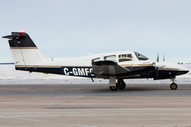 Piper PA-44 Seminole (C-GMFC)