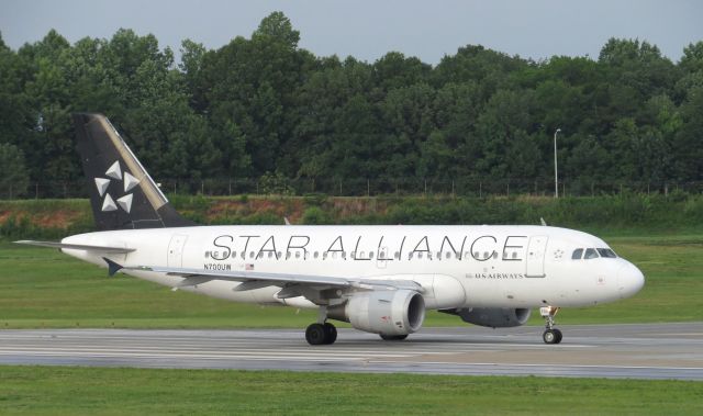 Airbus A319 (N700UW) - TAKEN JUNE 27, 2013