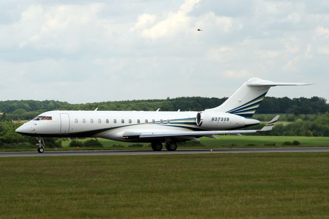 Bombardier Global Express (N373SB) - Departing for KMDW on 11-Jun-09.