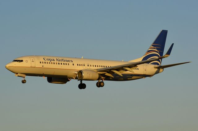 Boeing 737-800 (HP-1711CMP)