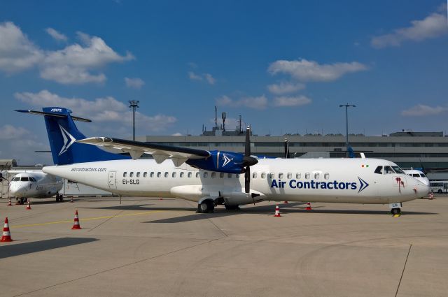 ATR ATR-72 (EI-SLG)