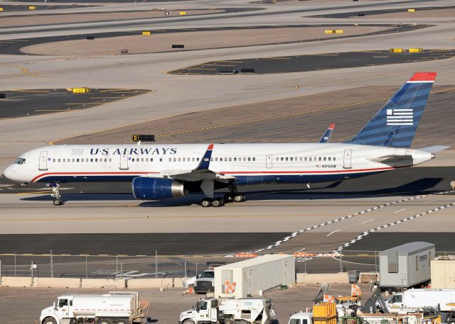 Boeing 757-200 (N910AW)