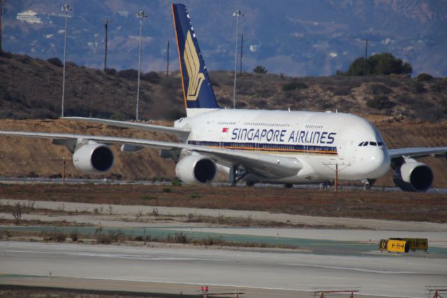 Airbus A380-800 (9V-SKQ)