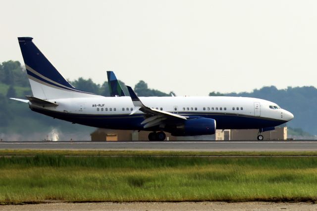 Boeing 737-700 (A6-RJF)