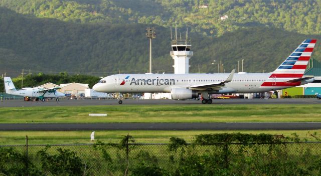 Boeing 757-200 (N184AN)