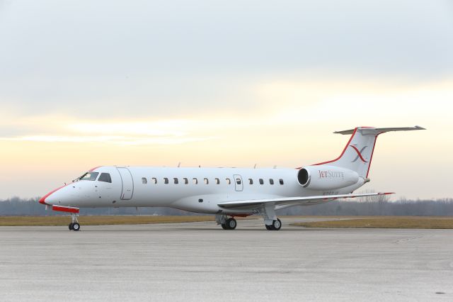 Embraer ERJ-135 (N719AE)