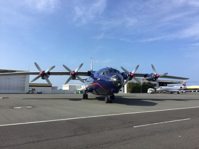 Antonov An-12 (UR-CZZ)