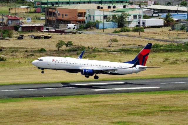 Boeing 737-900 (N846DN)