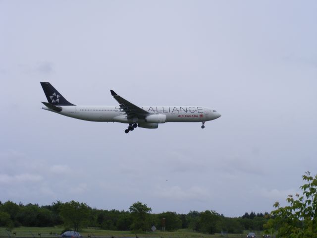Airbus A330-300 (C-GHLM) - In Star Alliance paint scheme,
