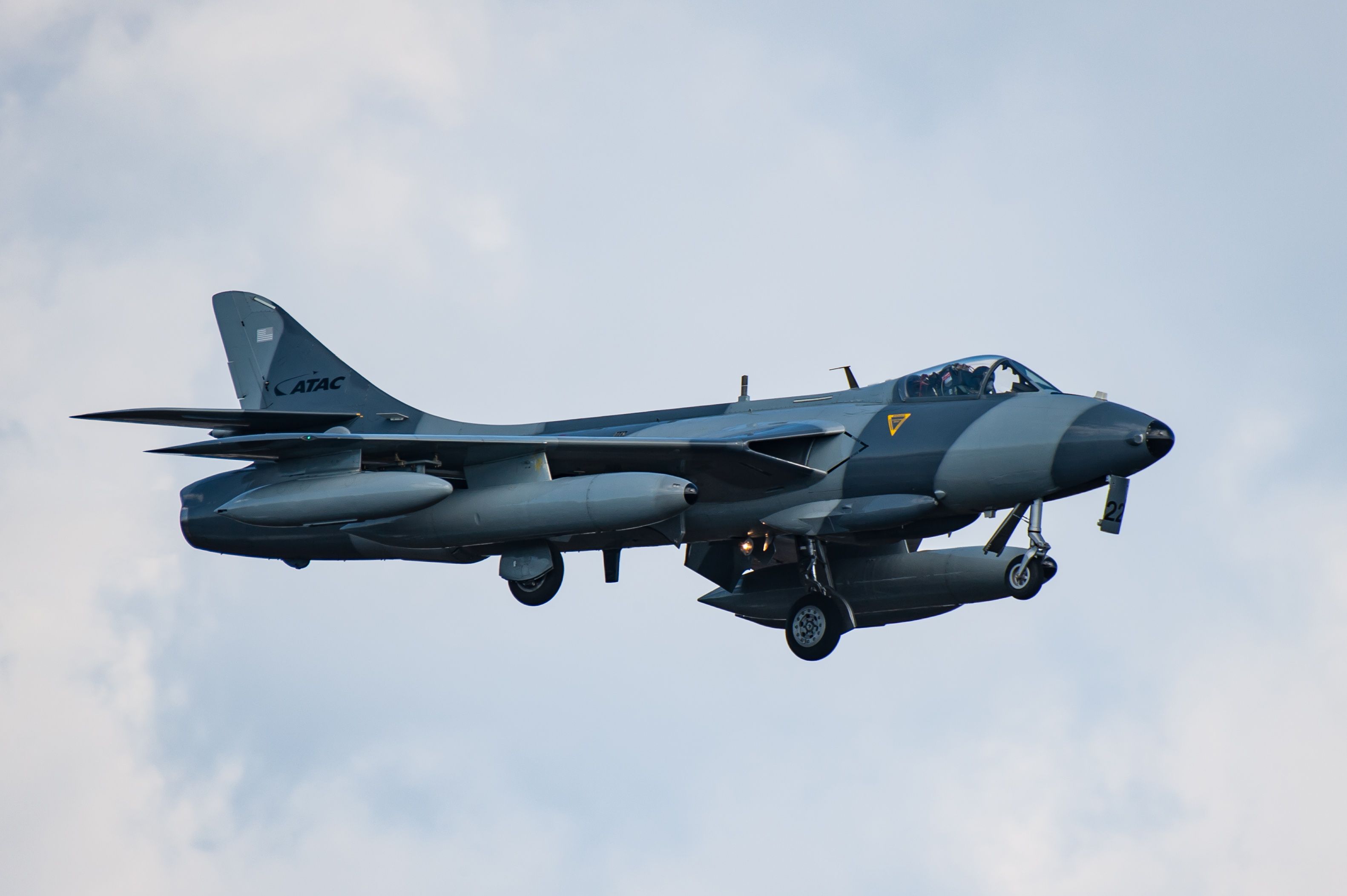 Hawker Hunter (N322AX)