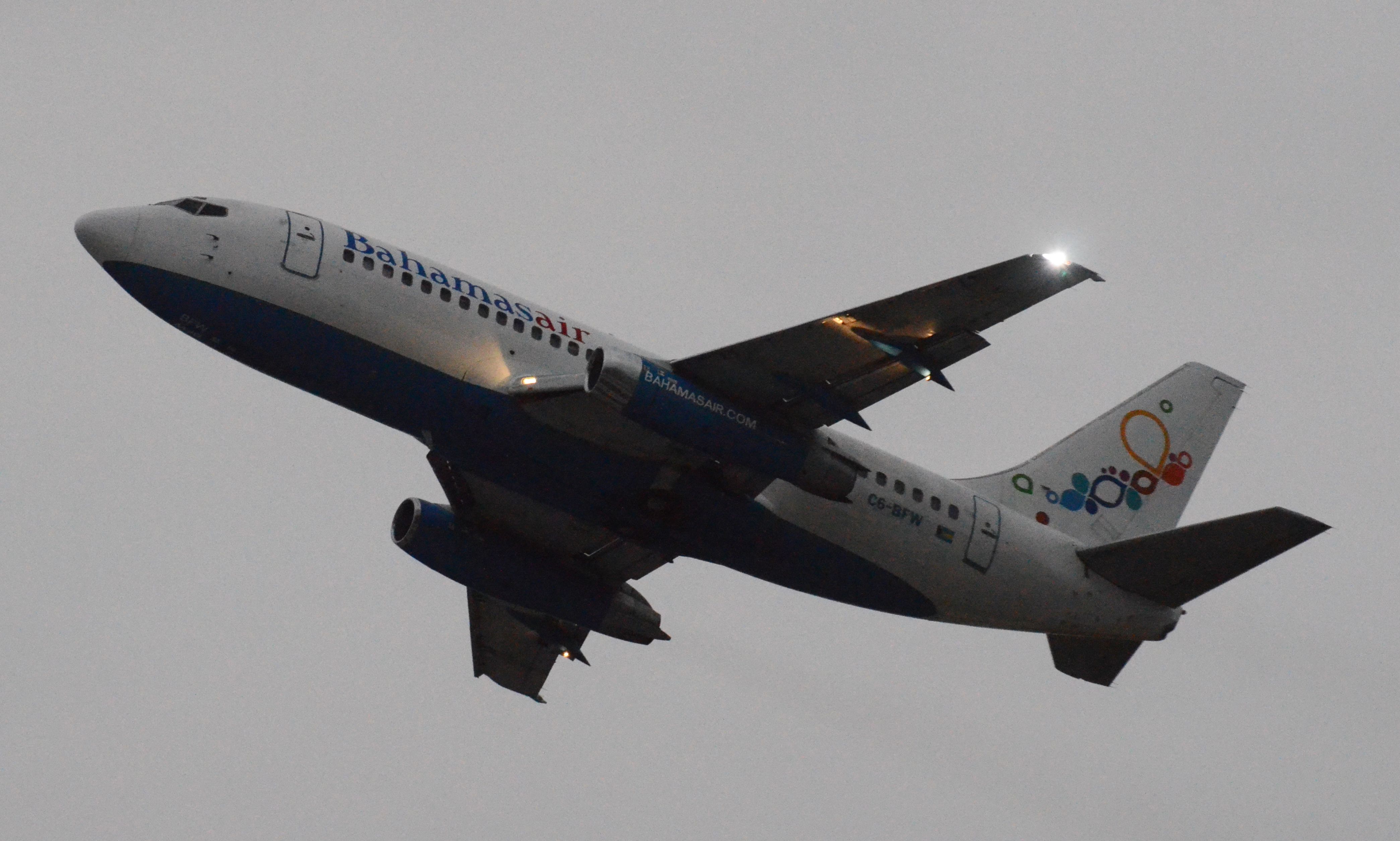 — — - B737-2K5adv C6-BFW imaged on 1/11/12