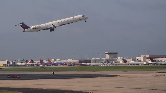 Canadair Regional Jet CRJ-900 (N181PQ)