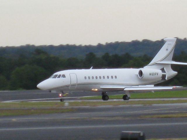 Dassault Falcon 2000 (N101PV)