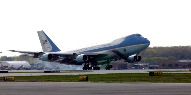 Boeing 747-200 (N29000)