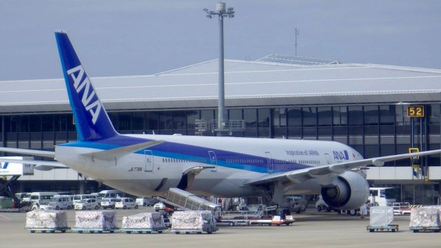 BOEING 777-300ER (JA778A) - Taken on Aug. 2015 during my vacation to Malaysia, Australia & Singapore