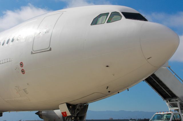 Airbus A330-200 (VP-CBE)