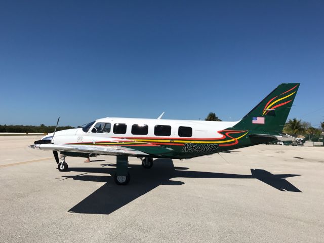 Piper Navajo (N54MP)