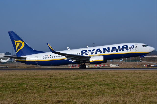 Boeing 737-800 (EI-DCH)