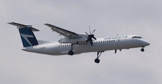 de Havilland Dash 8-400 (C-FHEN)