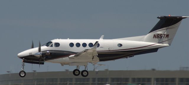 Beechcraft Super King Air 200 (N65TW)