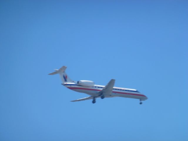 Canadair Regional Jet CRJ-200 —