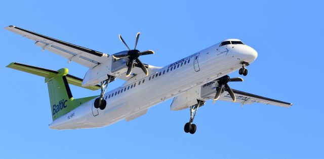 de Havilland Dash 8-400 (YL-BAI)