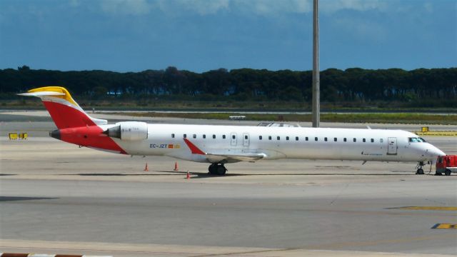 Canadair Regional Jet CRJ-900 (EC-JZT) - 5/2/19