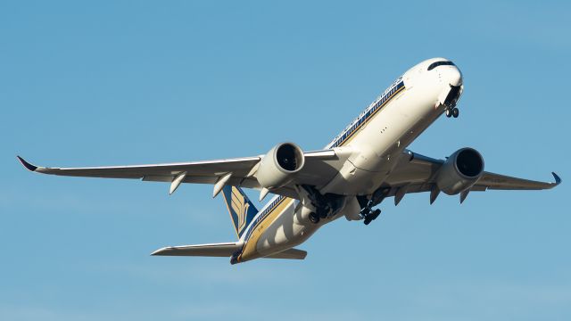 Airbus A350-900 (9VGSHD) - Gear up on SQ's 9V-SHD out of Perth.